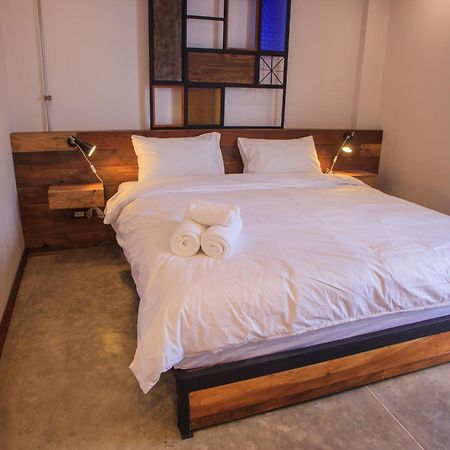 The Arak Bed Bar And Hostel Chiang Mai Cameră foto
