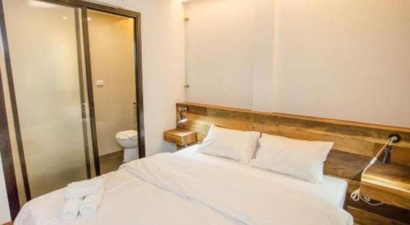 The Arak Bed Bar And Hostel Chiang Mai Exterior foto